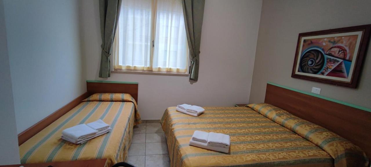 Hotel Zeus Lido Di Classe Room Only المظهر الخارجي الصورة