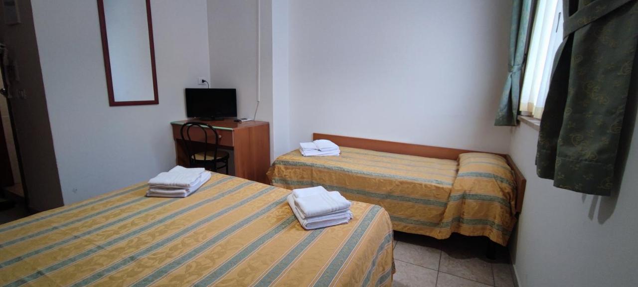 Hotel Zeus Lido Di Classe Room Only المظهر الخارجي الصورة