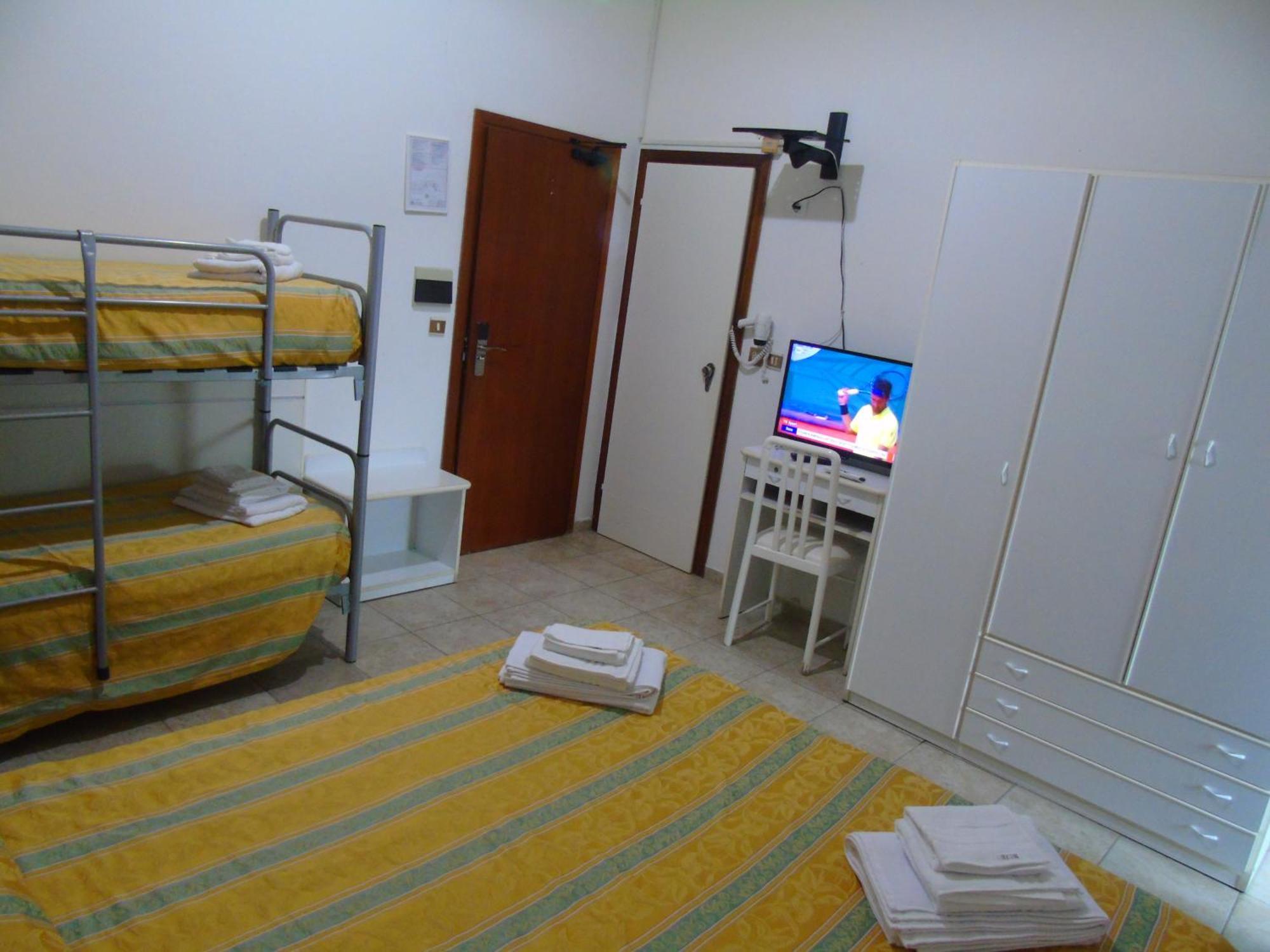 Hotel Zeus Lido Di Classe Room Only المظهر الخارجي الصورة